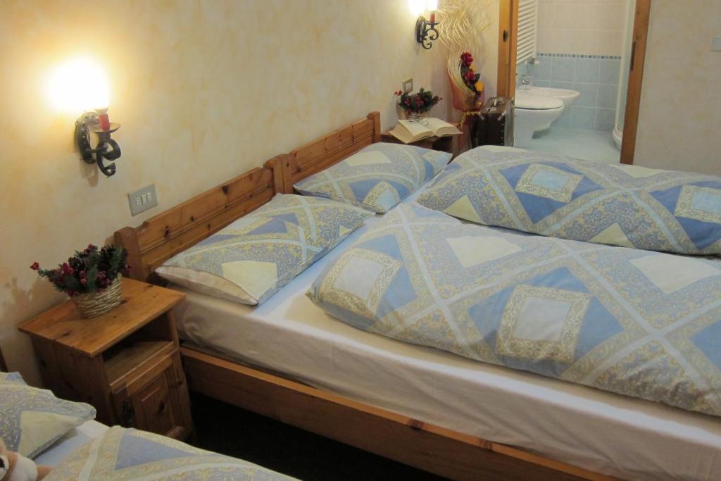 Chalet Del Sole Per Gruppi Livigno Rum bild