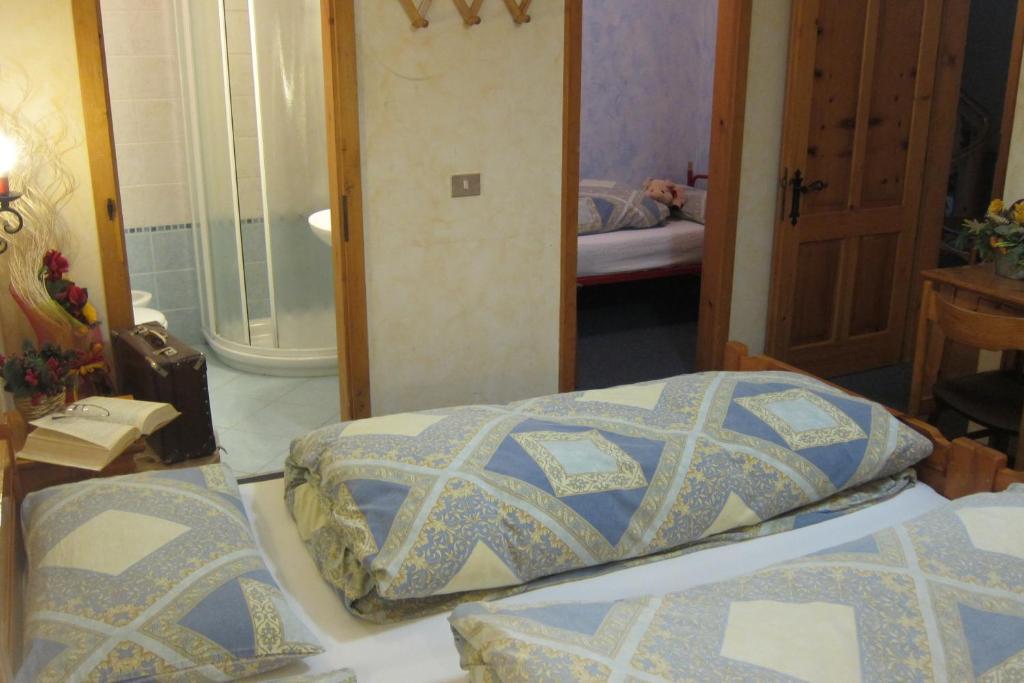Chalet Del Sole Per Gruppi Livigno Rum bild