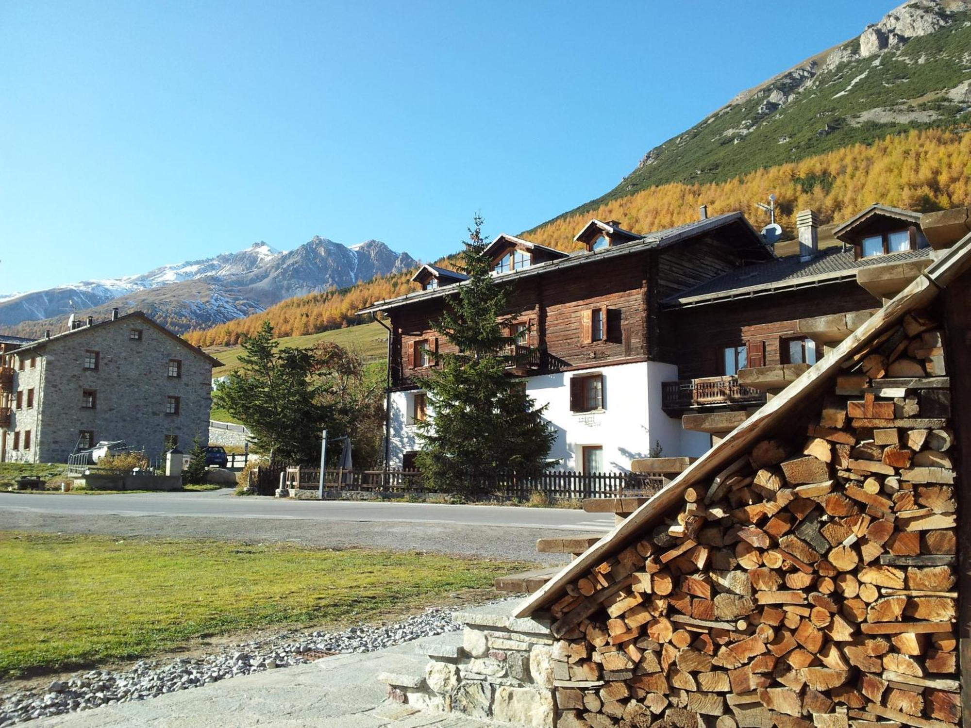 Chalet Del Sole Per Gruppi Livigno Exteriör bild