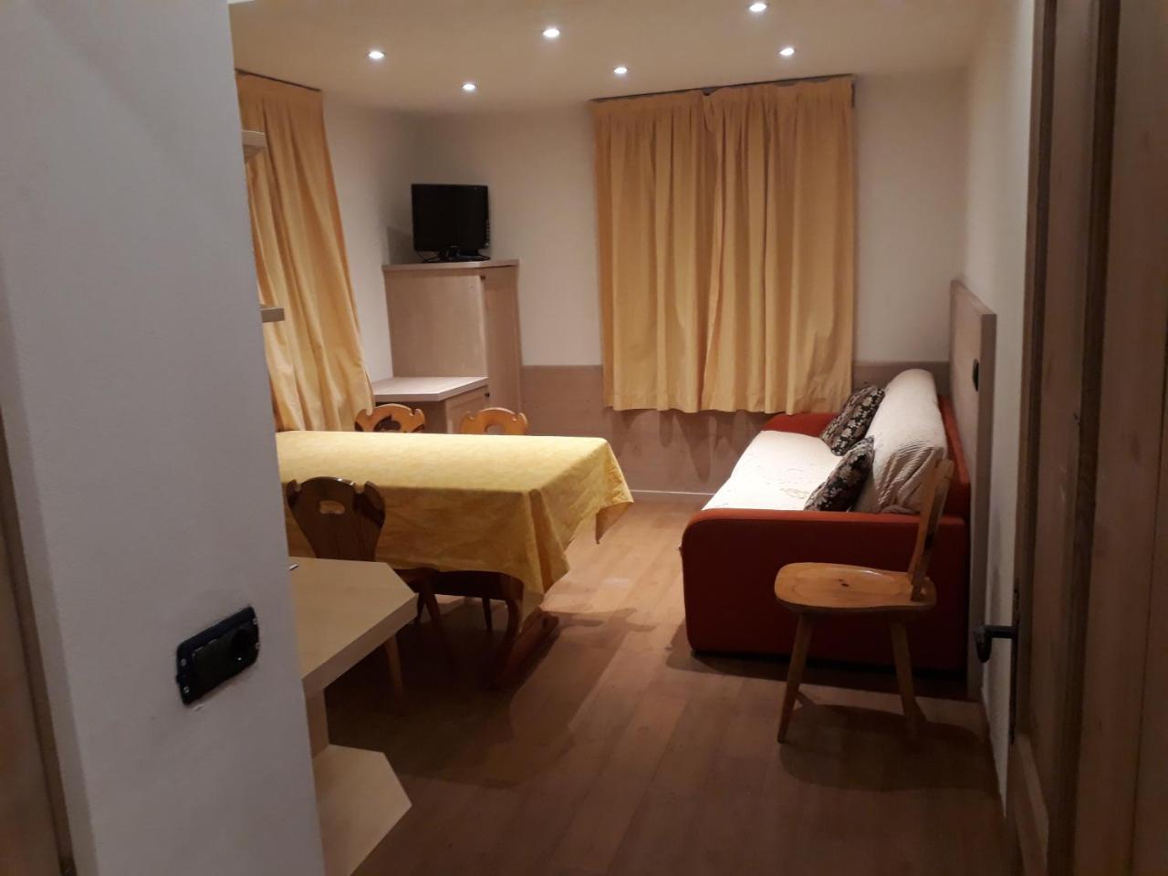 Chalet Del Sole Per Gruppi Livigno Exteriör bild