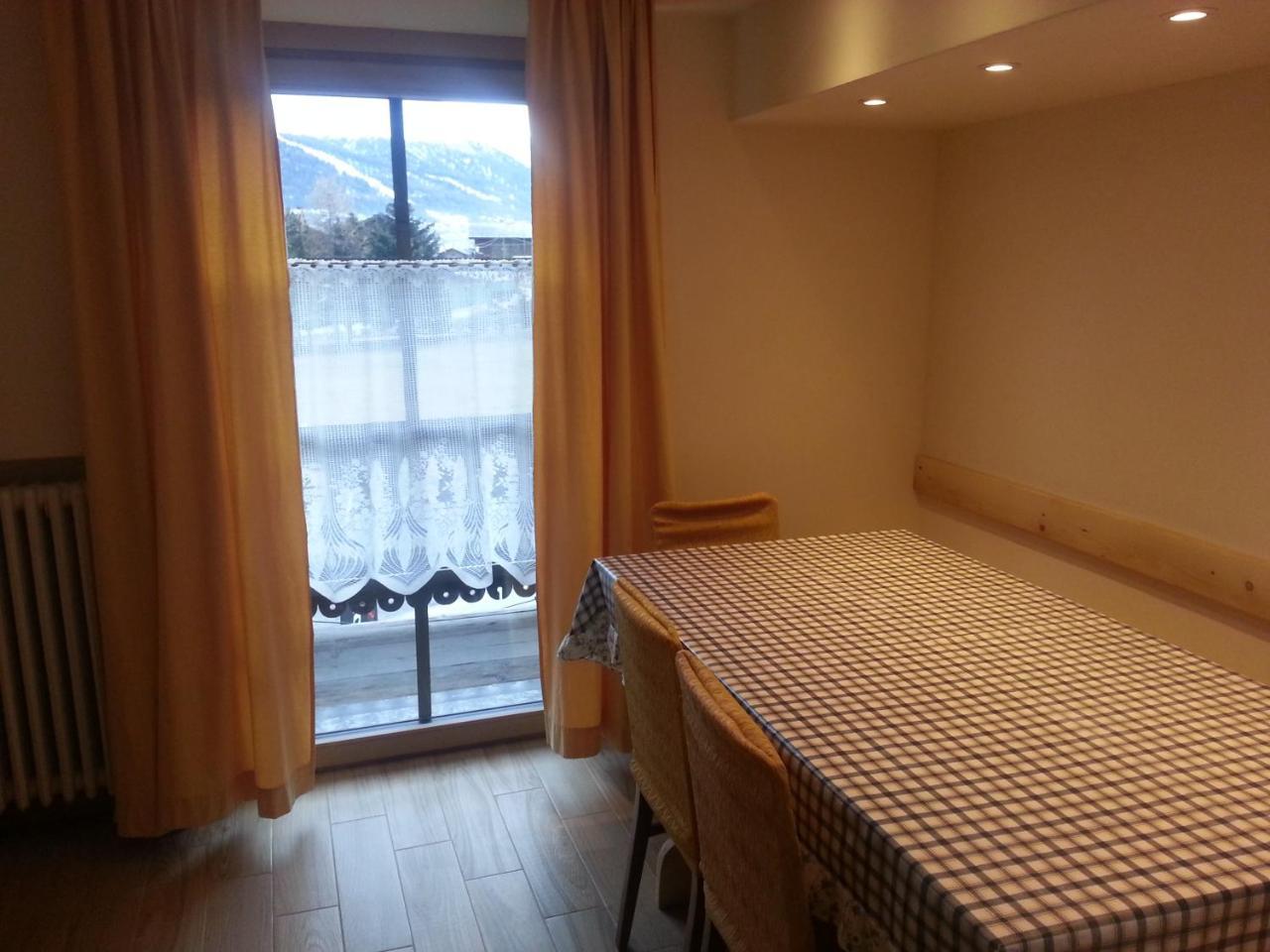 Chalet Del Sole Per Gruppi Livigno Exteriör bild